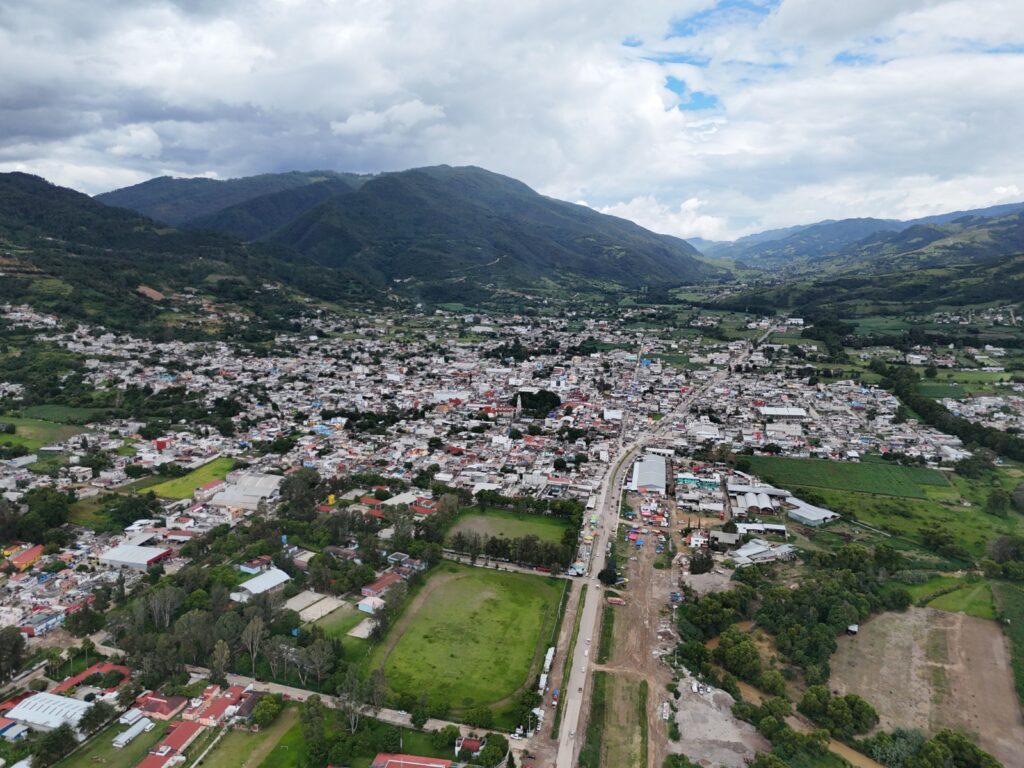 Plan Lázaro Cárdenas rehabilita más de mil kilómetros de carreteras en Oaxaca