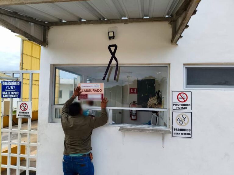 Profepa clausura granja avícola en Cotaxtla