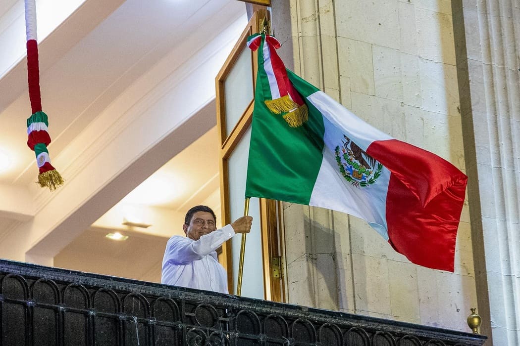 Salomón Jara encabeza el Grito de Independencia en Oaxaca