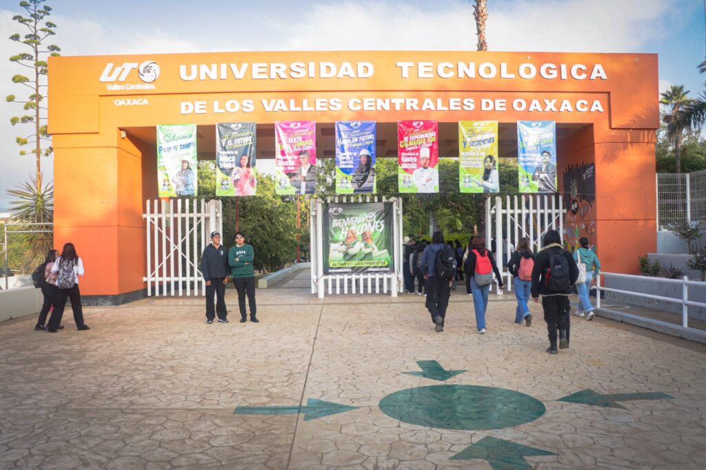 UTVCO inicia ciclo escolar 2026-2027 con más de 1,600 alumnos