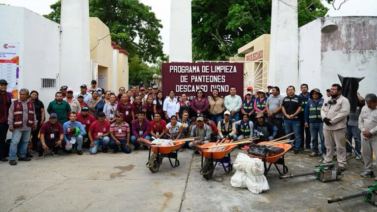 Coatzacoalcos alista panteones para Día de Muertos con jornadas de limpieza y control del dengue