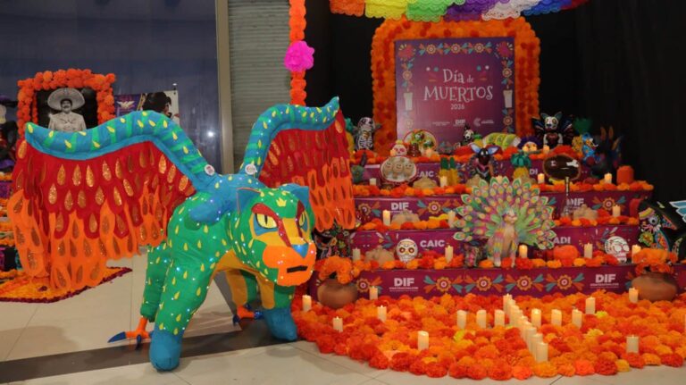 Coatzacoalcos reúne a 14 artistas en exposición plástica por el Día de Muertos