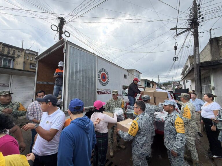 Despliegan ayuda humanitaria y brigadas de auxilio en municipios de Veracruz