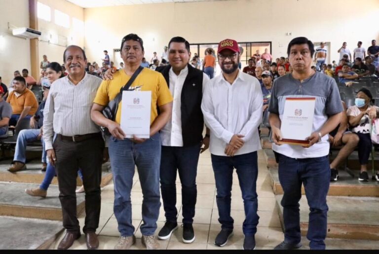Entregan títulos de propiedad a 400 familias del Ingenio López Mateos en Tuxtepec