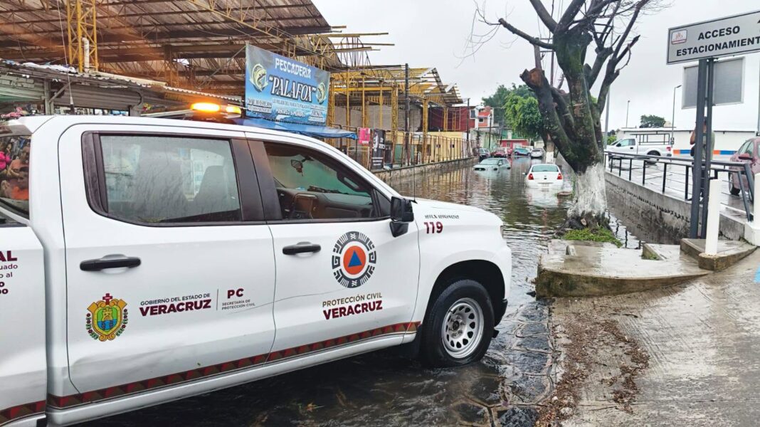Frente Frío 1 y vaguada desatarán lluvias torrenciales y tormentas en Veracruz