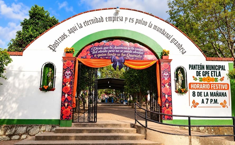 Implementan operativo contra el dengue en panteones oaxaqueños por Día de Muertos