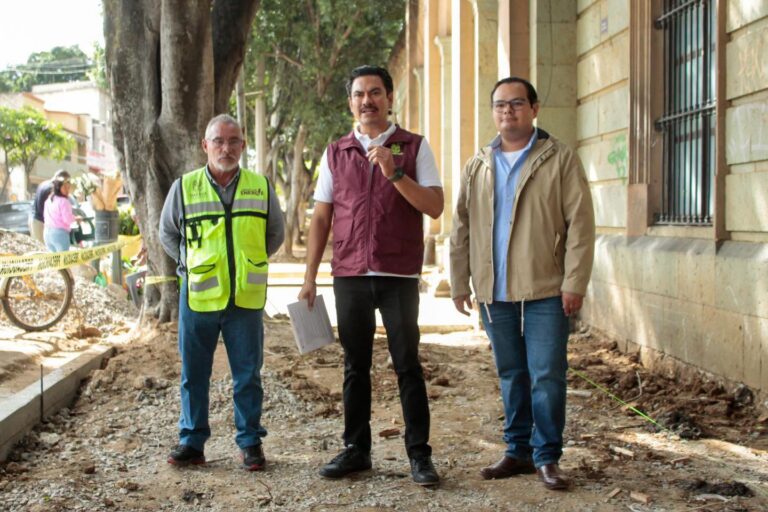 Ray Chagoya supervisa obras de conservación en el Panteón General de Oaxaca de Juárez