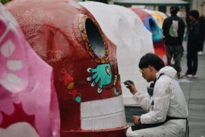 Xalapa expone 33 calaveras monumentales en el parque Juárez